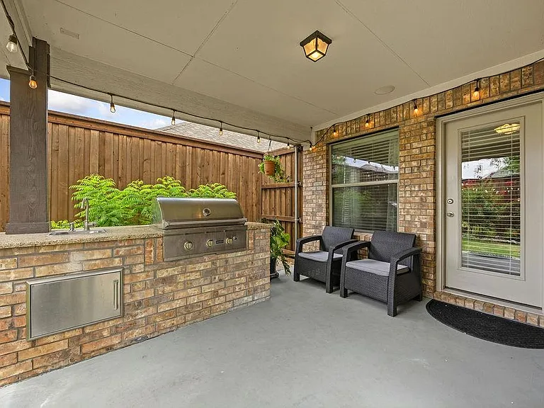 2660 Frances Ln — Photo 22