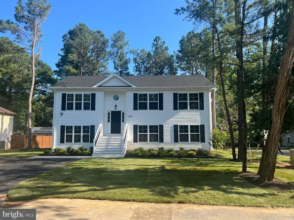 1097 San Angelo Dr, Lusby, MD 20657