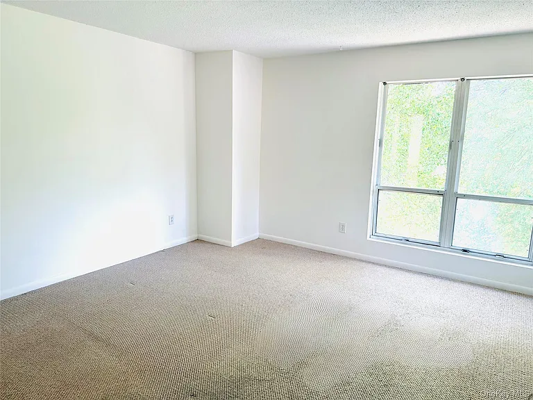 15 Pond Dr W — Photo 8