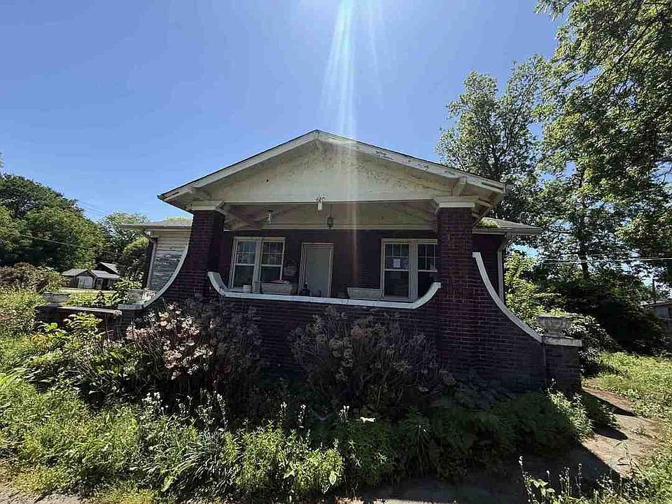1st image of 420 NW 3rd St