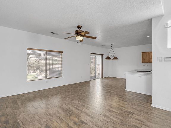 5th image of 7527 Cricket Hill Dr NE