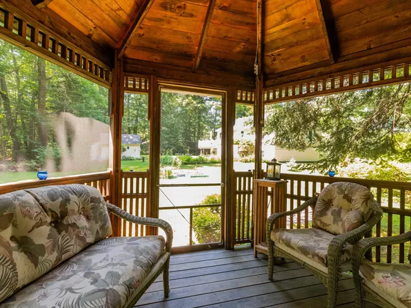 14 Mulberry Street, Buxton, ME 04093