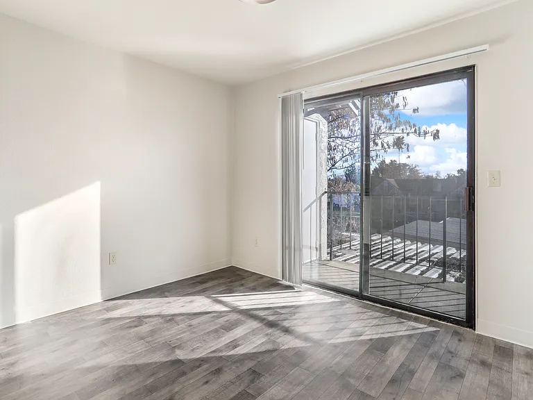 Avalon Place — Photo 5