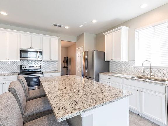 4th image of 305 Mariscal Pl