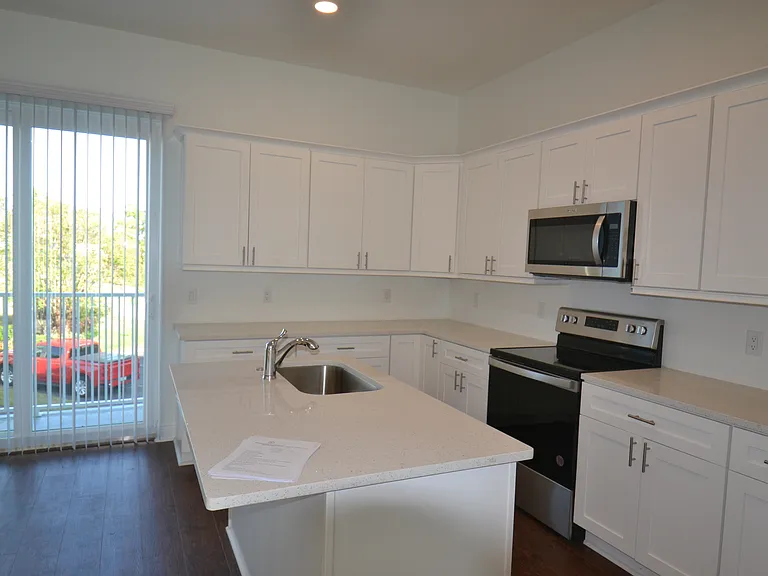 5728 Biscayne Ct — Photo 8