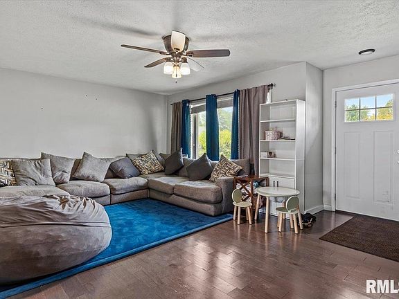 2nd image of 2128 Blackhawk Rd