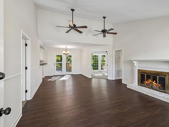 3rd image of 313 Sunrise Cir