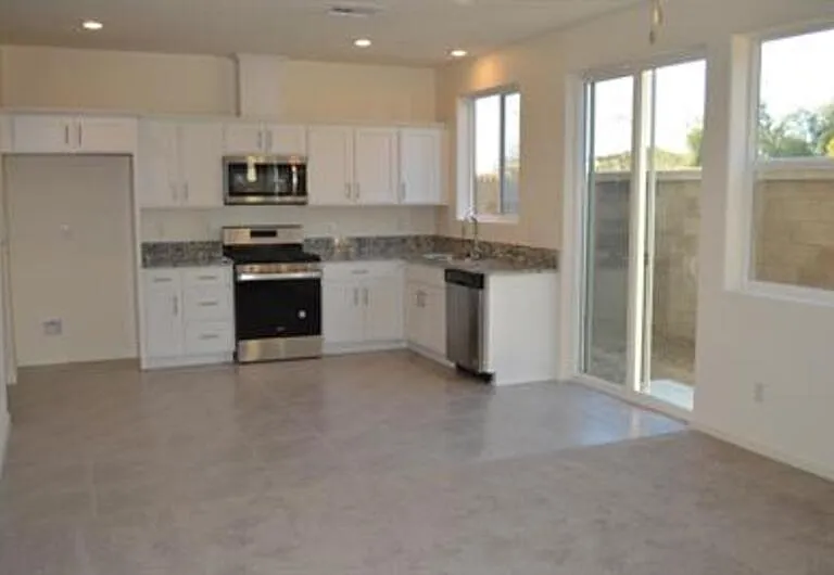 389 Shafer Ave — Photo 6