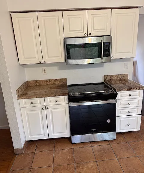 477 Oswego Ct — Photo 16