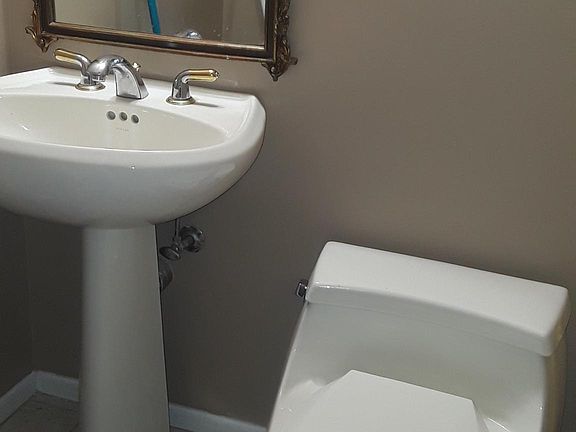 5th image of 34 Garden Dr #A