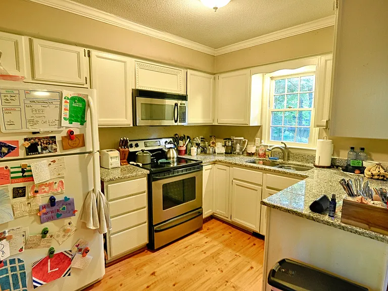 2516 Foxwood Dr — Photo 6