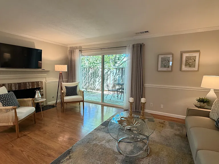 408 Old Orchard Ct — Photo 2
