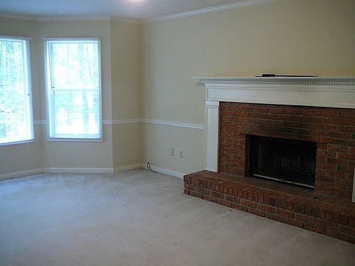 5th image of 1302 Yarborough Dr