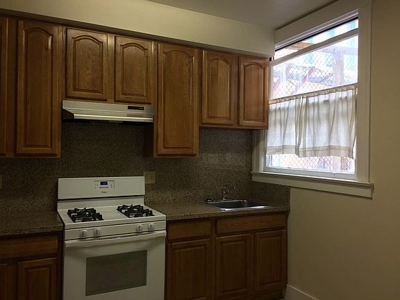 3rd image of 1471 Jackson St APT 2