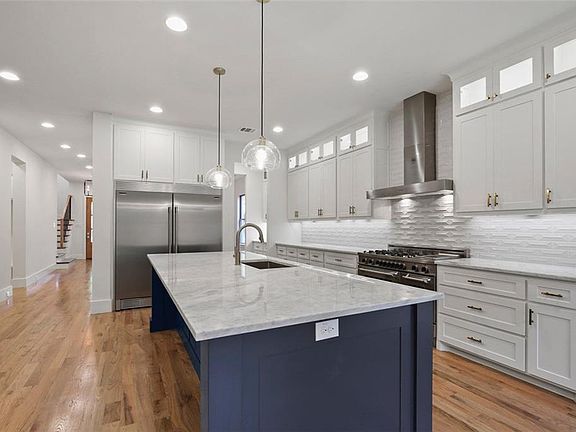 5th image of 4040 Beechwood Ln
