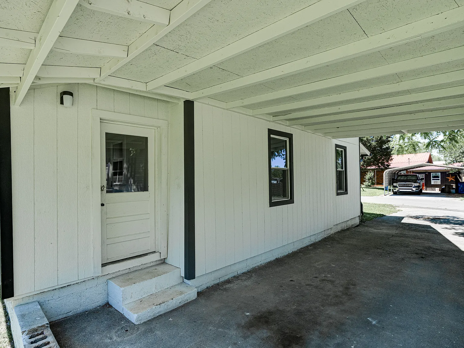 4 bed, 1056 sqft, $1,750 — Photo 3