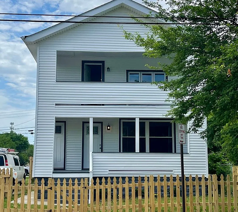 411-413 S Glenwood Ave