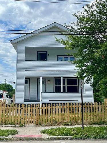 411-413 S Glenwood Ave Photo 1