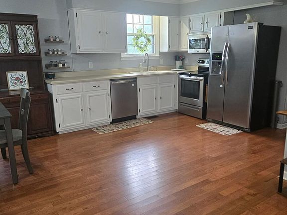 5th image of 112 Reed Pl