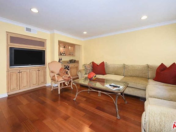 5th image of 5343 Yarmouth Ave Unit 204