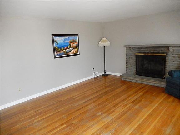 3rd image of 1531 Poplar St