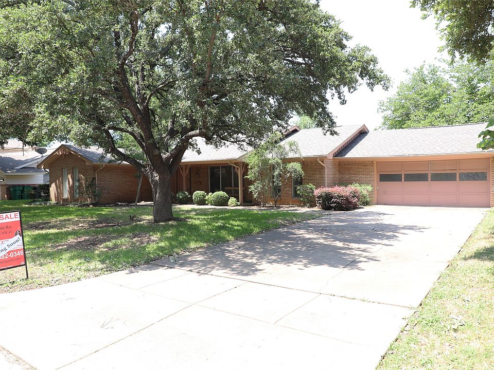 1st image of 4017 Golden Oaks Dr