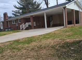 1300 Rotherwood Rd, Greensboro, NC 27406