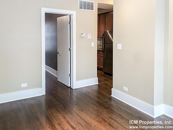 5th image of 1853 W Cornelia Ave #2F