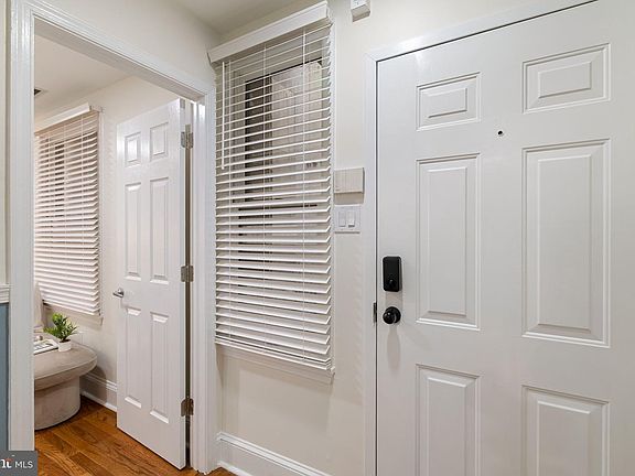 2nd image of 1914 Fairmount Ave #4