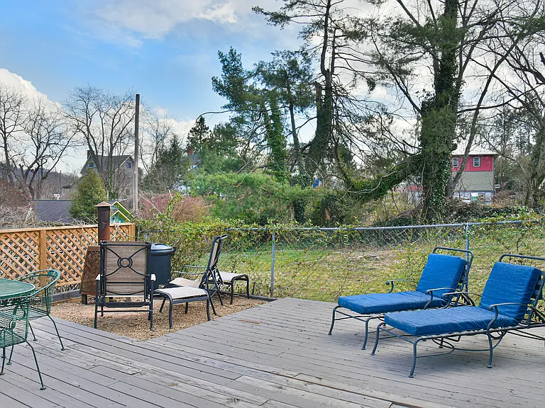Magnolia Ave — Photo 32