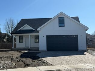 4009 Faith Lane St, Saint Charles, IL 60174