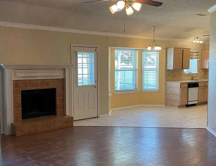 4705 Colby Dr — Photo 7