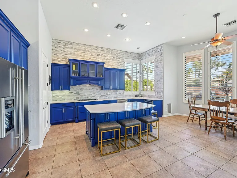 351 N Cloverfield Cir — Photo 22