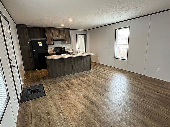 3rd image of 1647 Farm Ln #82