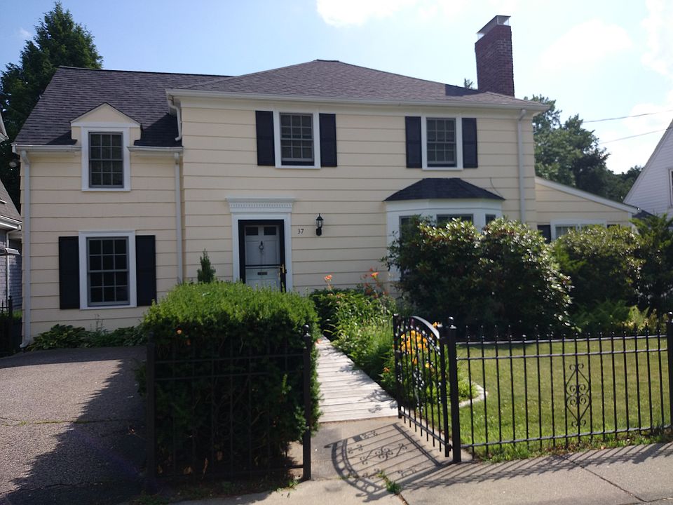 2nd image of 37 Hardwick St