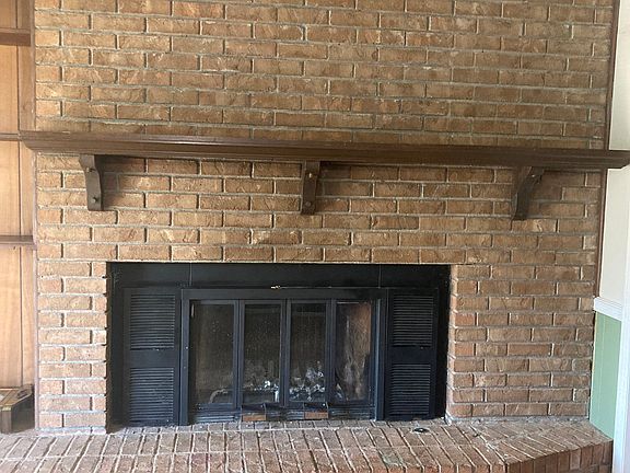3rd image of 109 Trojan Cir NE