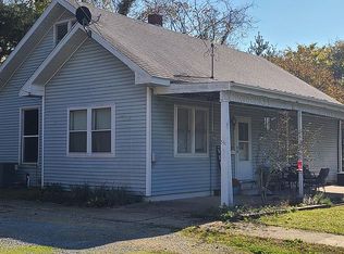 531 E 6th St, Mount Carmel, IL 62863