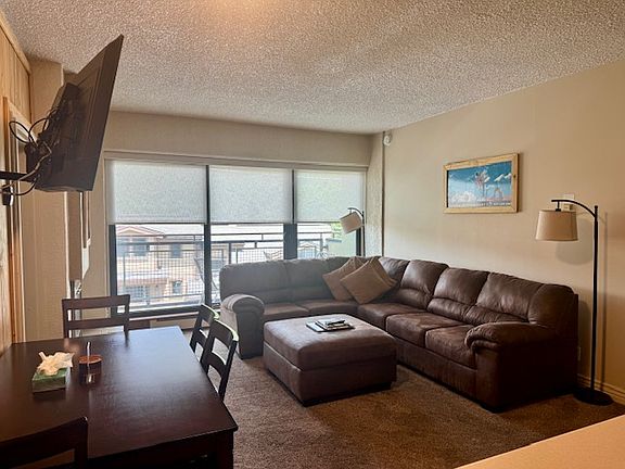 2nd image of 1482 Empire Ave #219