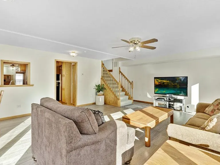3617 Edward St NE — Photo 5