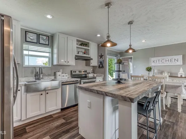 109 Lakeview Ln, Johnson City, TN 37615