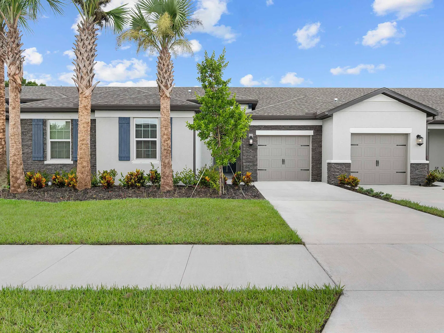 3 bed, 2.0 bath, 1394 sqft, $2,330 — Photo 1