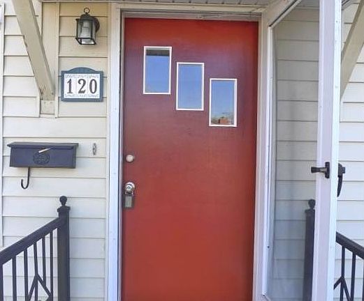Welcome Home to 120 22nd!