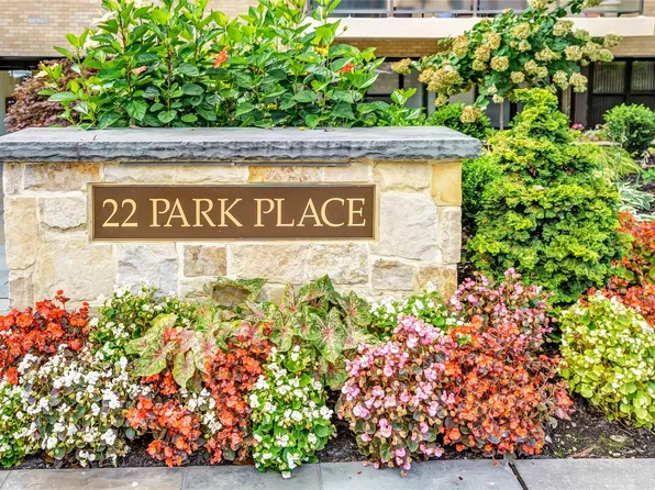 22 Park Place #2F, Great Neck, NY 11021