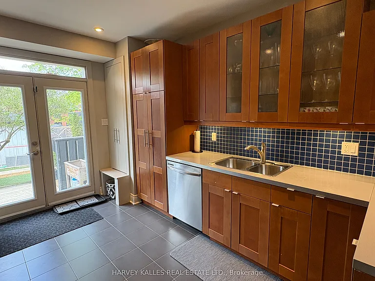 288 Roselawn Ave — Photo 4