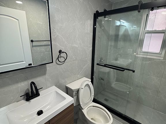 2nd image of 2116 Paulding Ave Floor 1