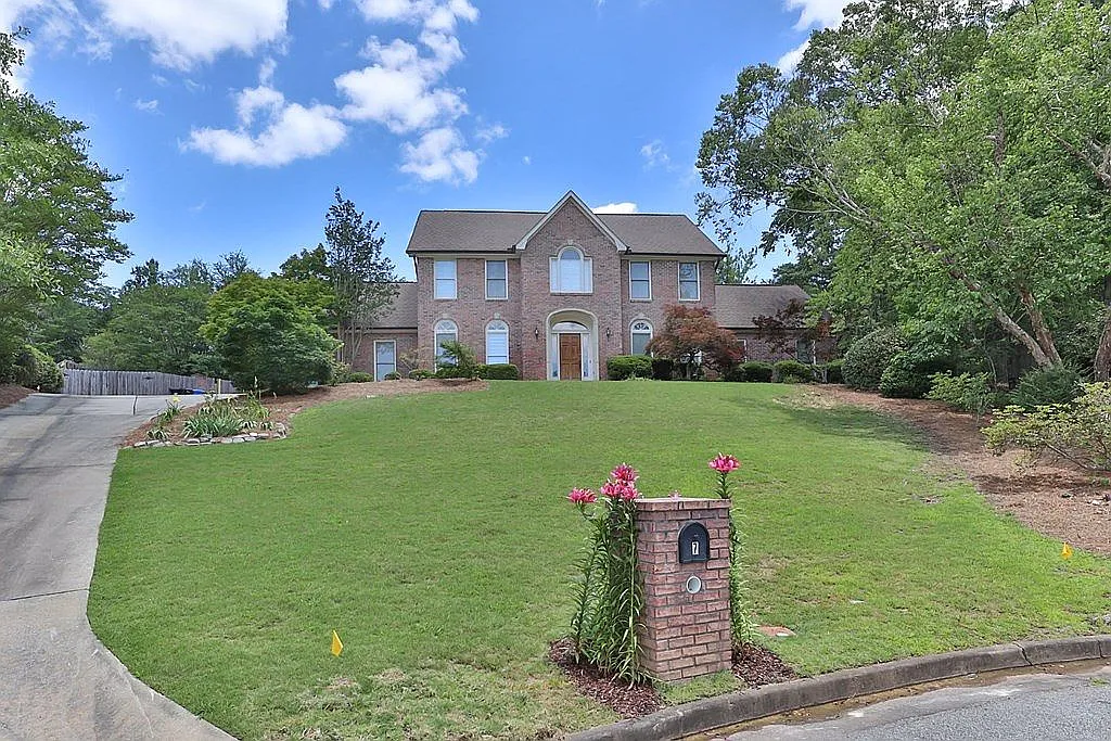 4 bed, 3357 sqft, $3,000 — Photo 2