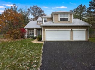 373 Haywood Cir, Round Lake, IL 60073