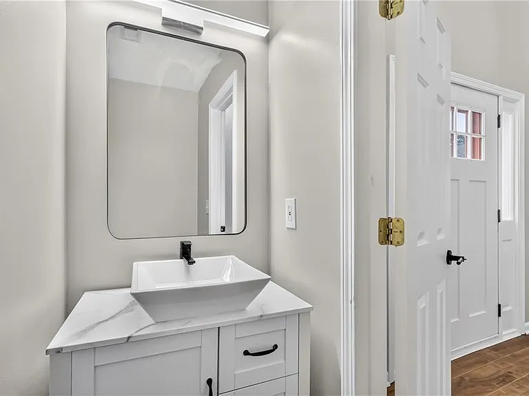 4554 Darrowby Dr — Photo 5