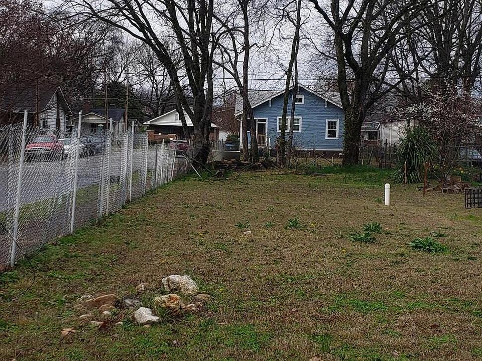 2nd image of 2295 Kirby Ave
