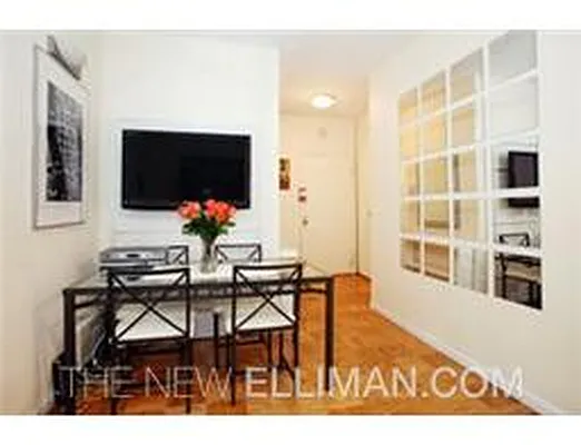 Rented by Douglas Elliman | media 23